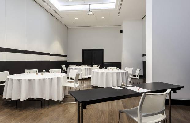 Salón Ejecutivo Hotel ILUNION Suites Madrid Madrid