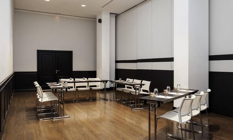 Salón Junta Hotel ILUNION Suites Madrid Madrid Salón Junta Hotel ILUNION Suites Madrid Madrid