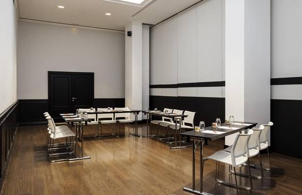 Salón Junta Hotel ILUNION Suites Madrid Madrid
