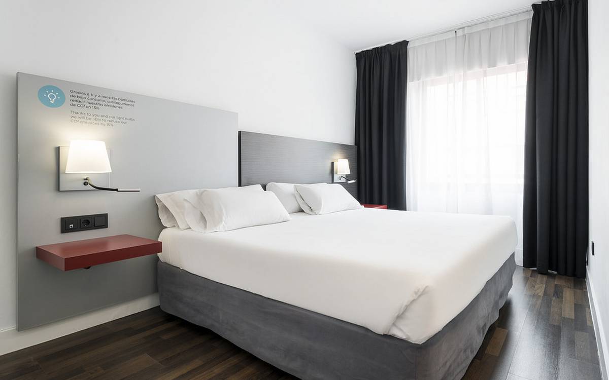 Habitaciones familiares Hotel ILUNION Suites Madrid Habitaciones familiares Hotel ILUNION Suites Madrid